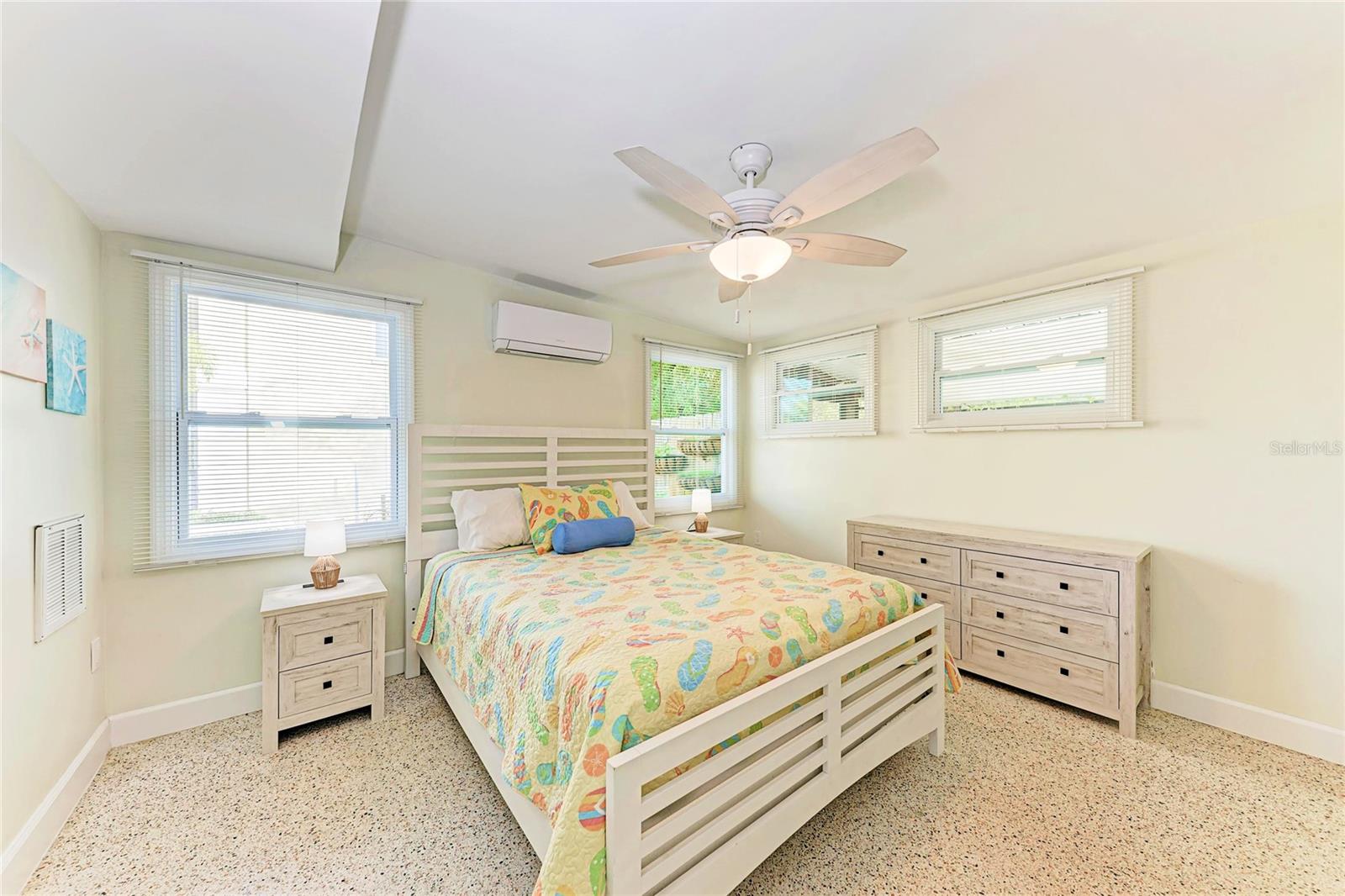 503 BAYVIEW DR — photo 17