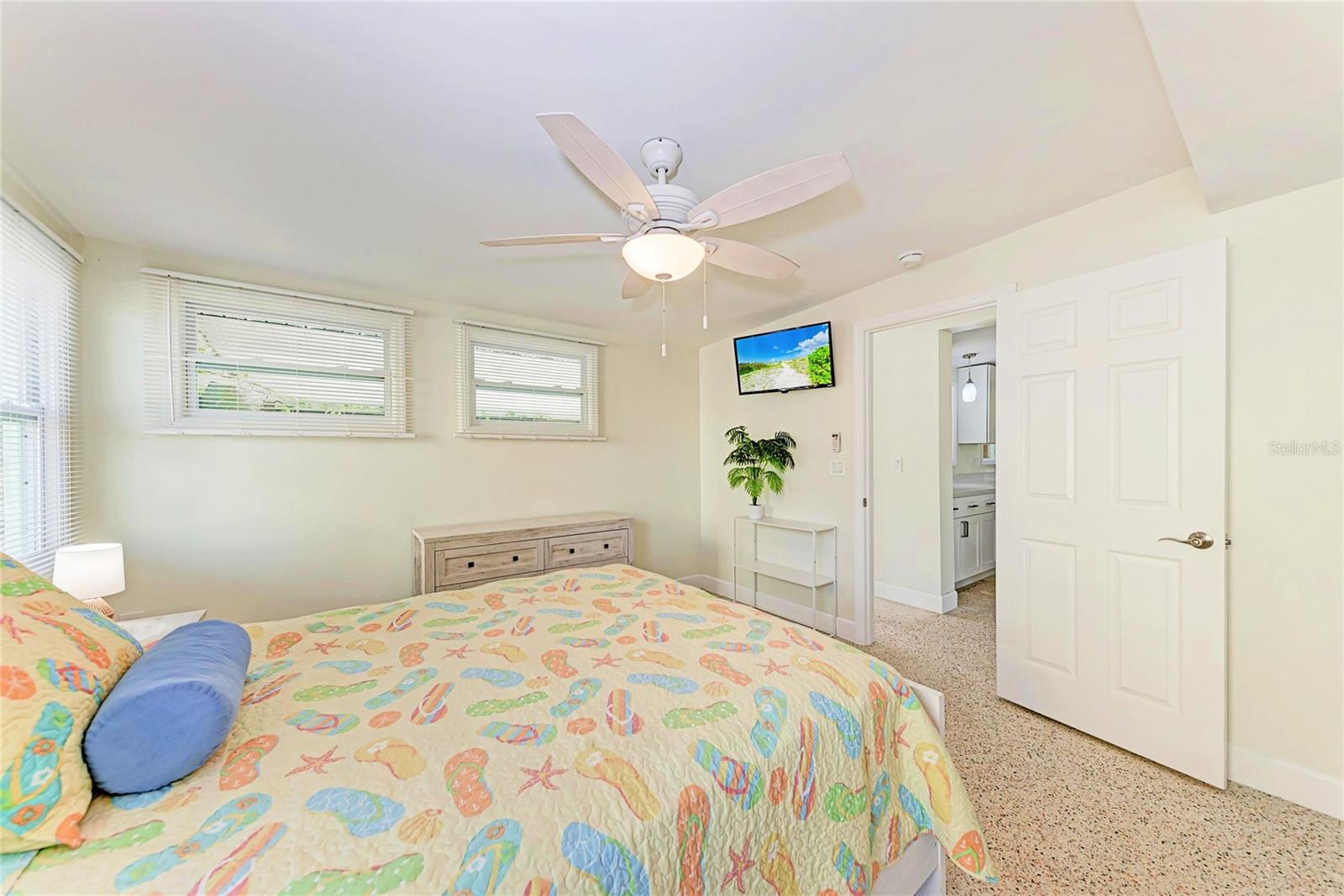 503 BAYVIEW DR — photo 19