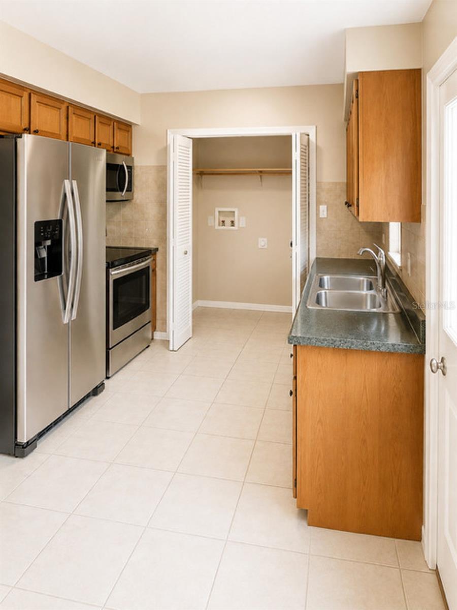 3052 PARK LN — photo 26