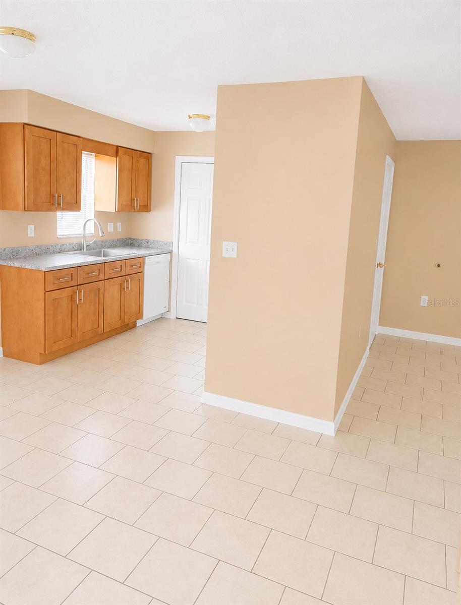 3052 PARK LN — photo 17