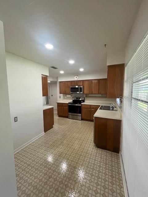 1630 PICARDY CIR — photo 5