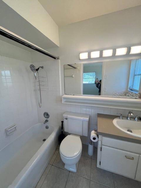 1630 PICARDY CIR — photo 8