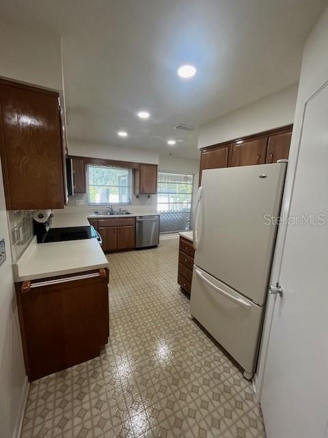 1630 PICARDY CIR — photo 6