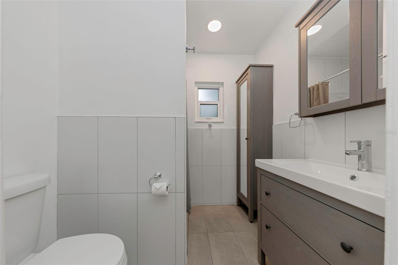 4204 W PALMIRA AVE — photo 26