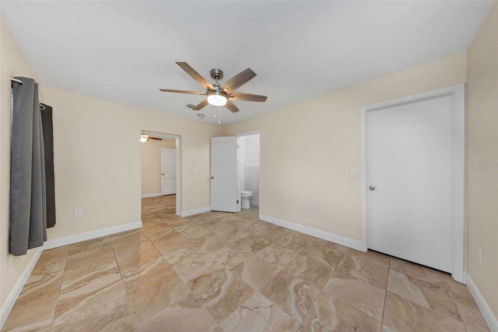 4204 W PALMIRA AVE — photo 23