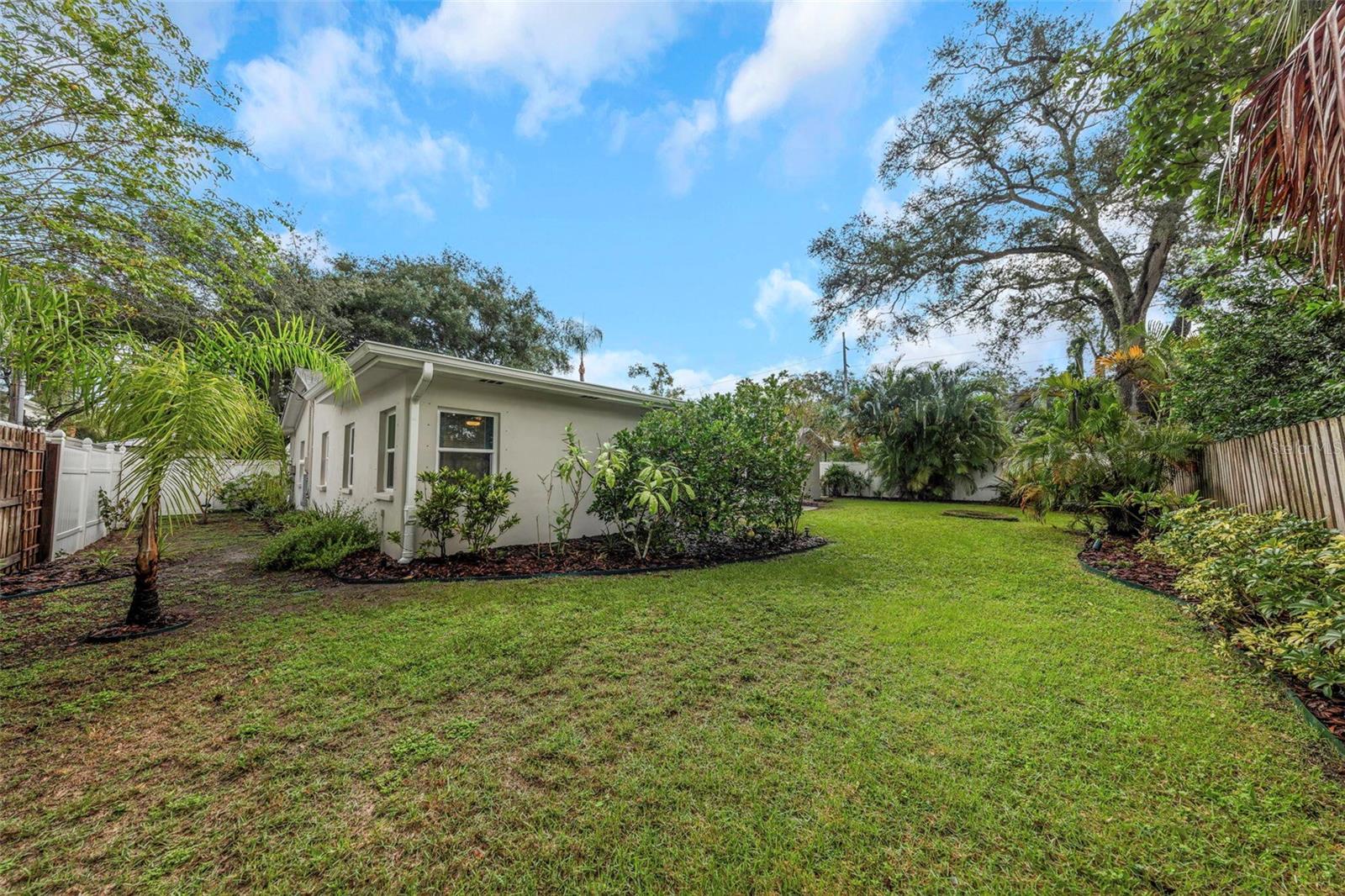 4204 W PALMIRA AVE — photo 5