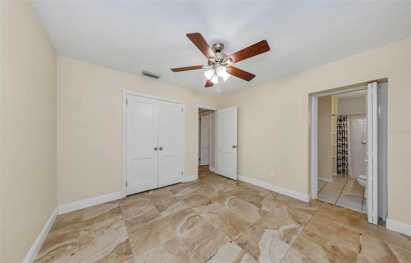 4204 W PALMIRA AVE — photo 17