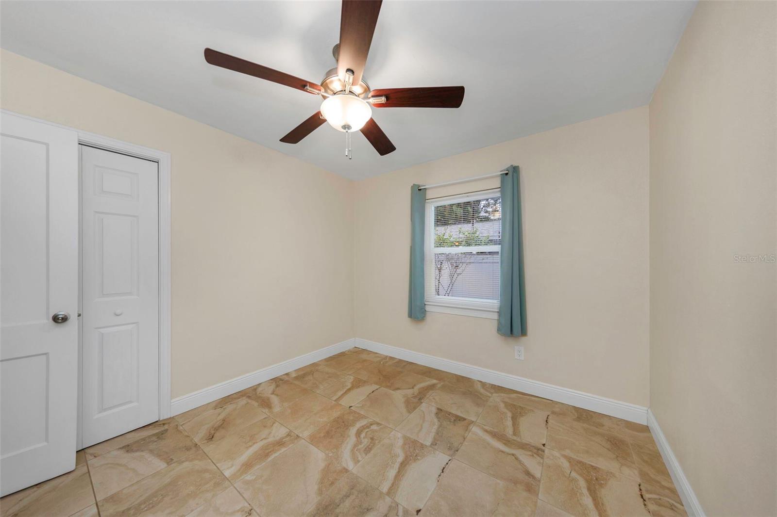 4204 W PALMIRA AVE — photo 19