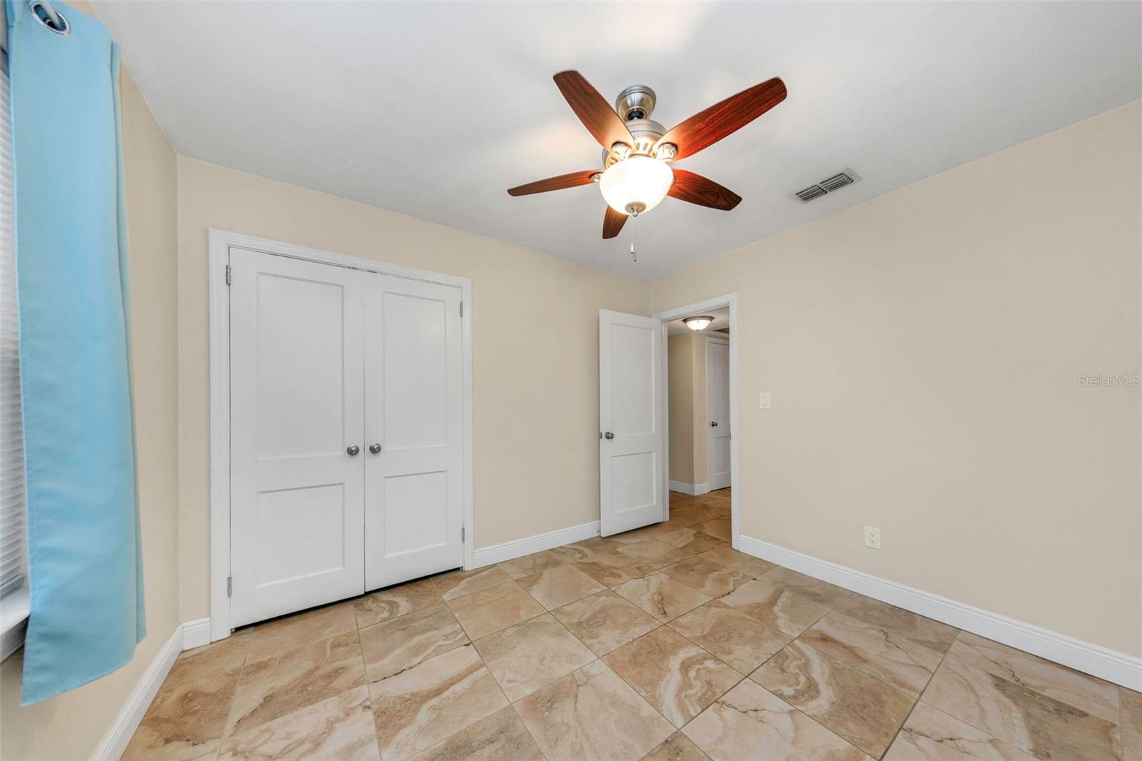 4204 W PALMIRA AVE — photo 21