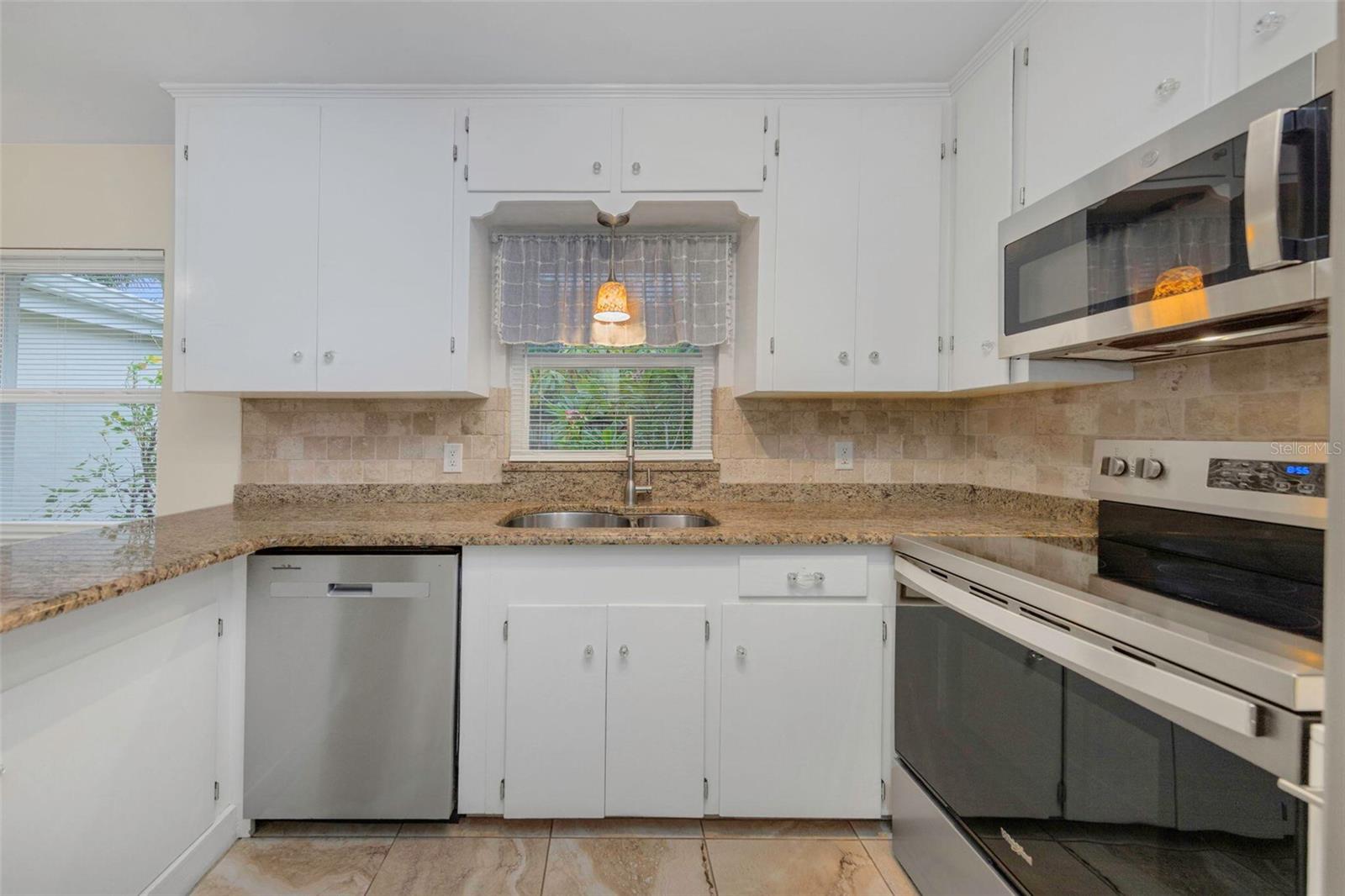 4204 W PALMIRA AVE — photo 11