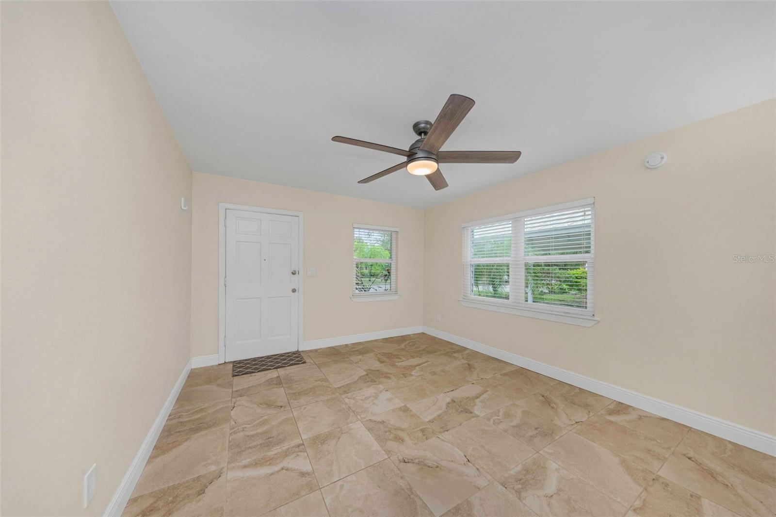 4204 W PALMIRA AVE — photo 7