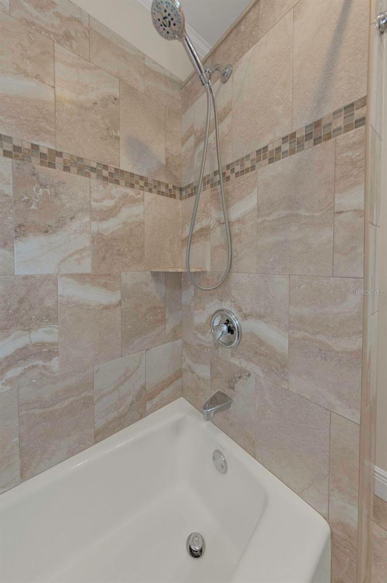 4204 W PALMIRA AVE — photo 15