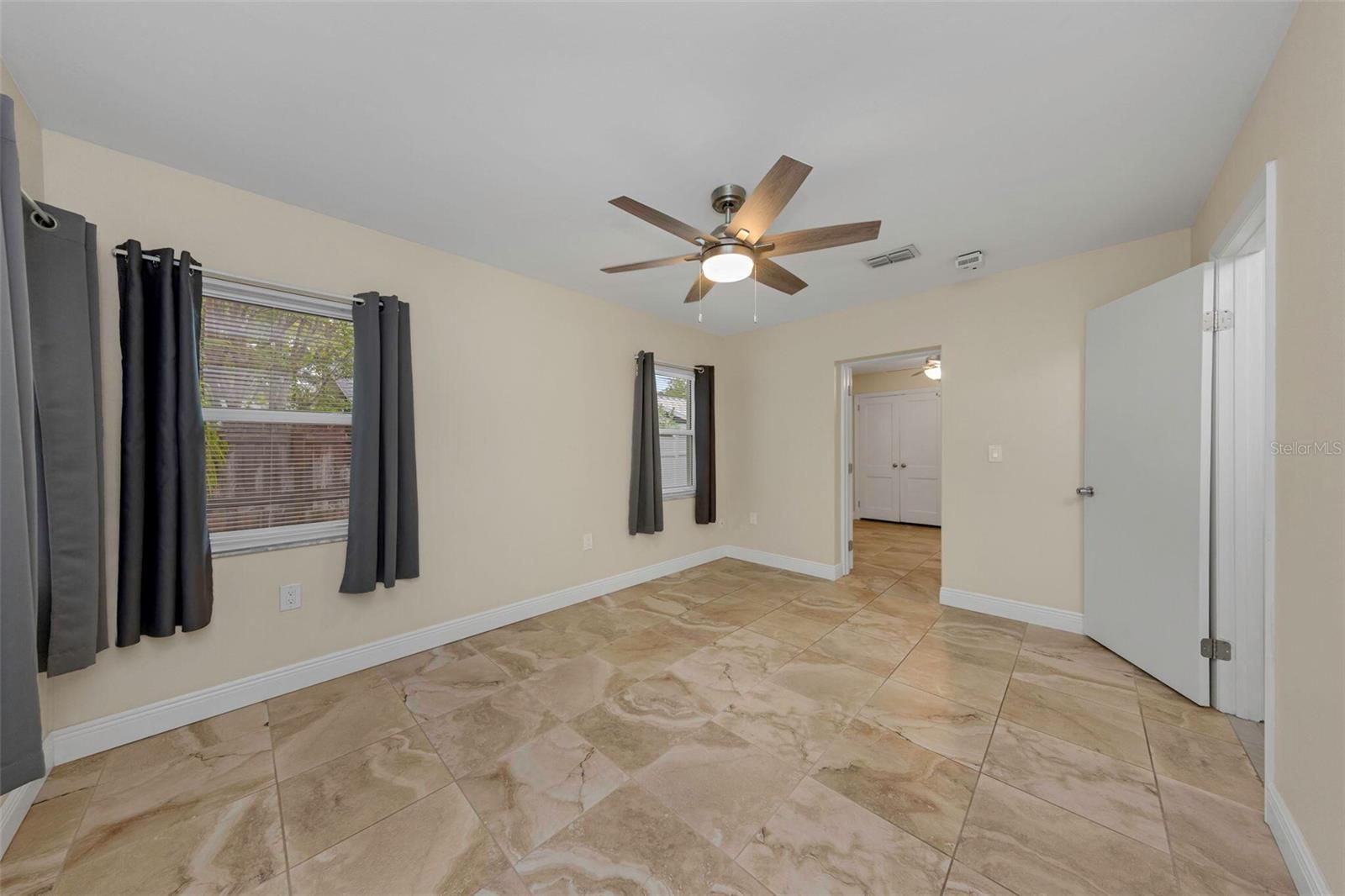 4204 W PALMIRA AVE — photo 24