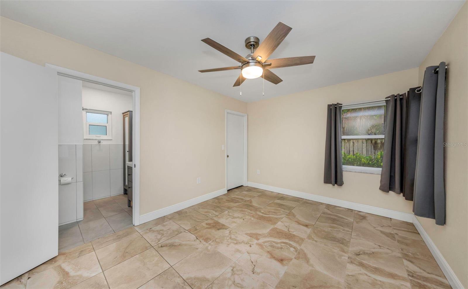 4204 W PALMIRA AVE — photo 28