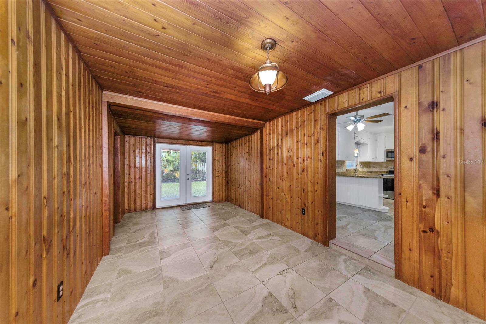 4204 W PALMIRA AVE — photo 13