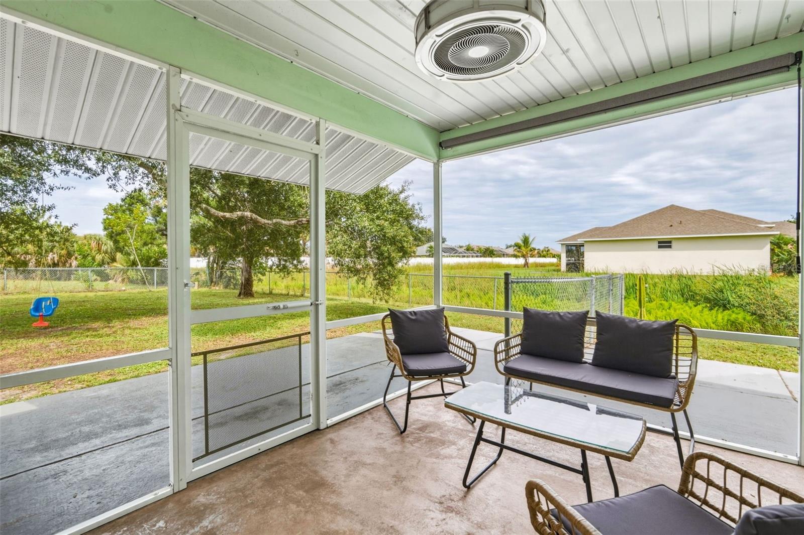 2555 PAN AMERICAN BLVD — photo 34