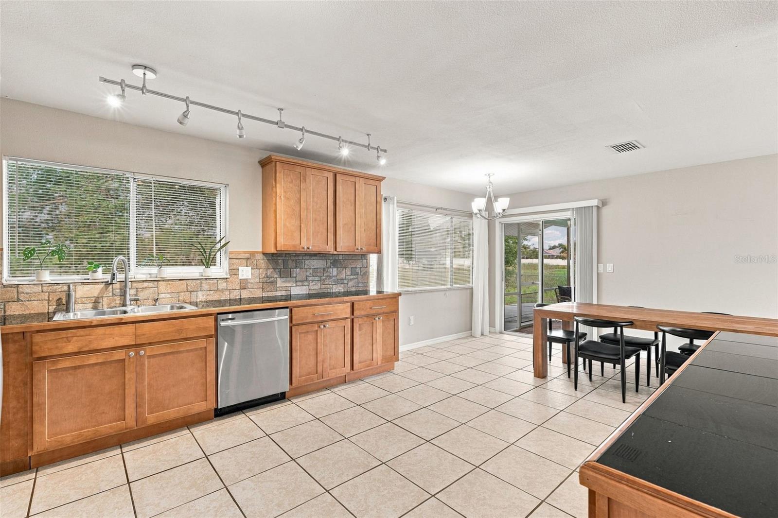 2555 PAN AMERICAN BLVD — photo 20