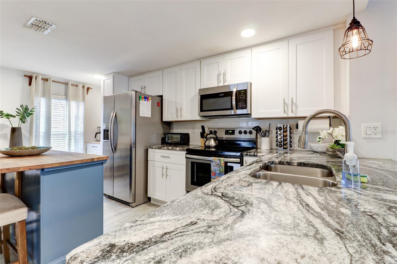7018 N CENTRAL AVE — photo 13