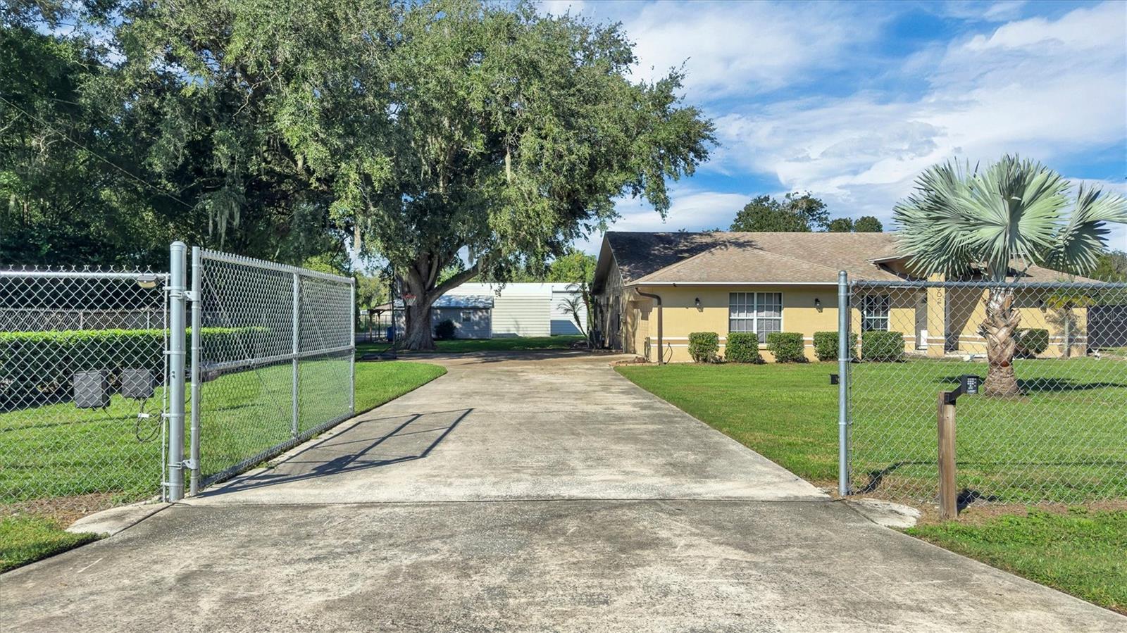 302 N WEBB RD — photo 4