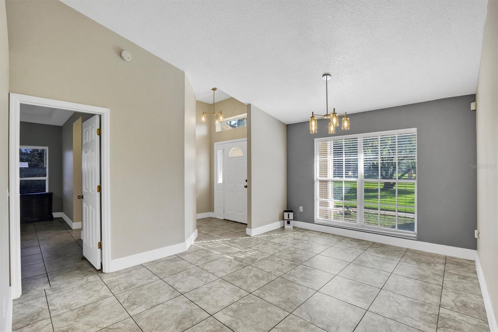 302 N WEBB RD — photo 8
