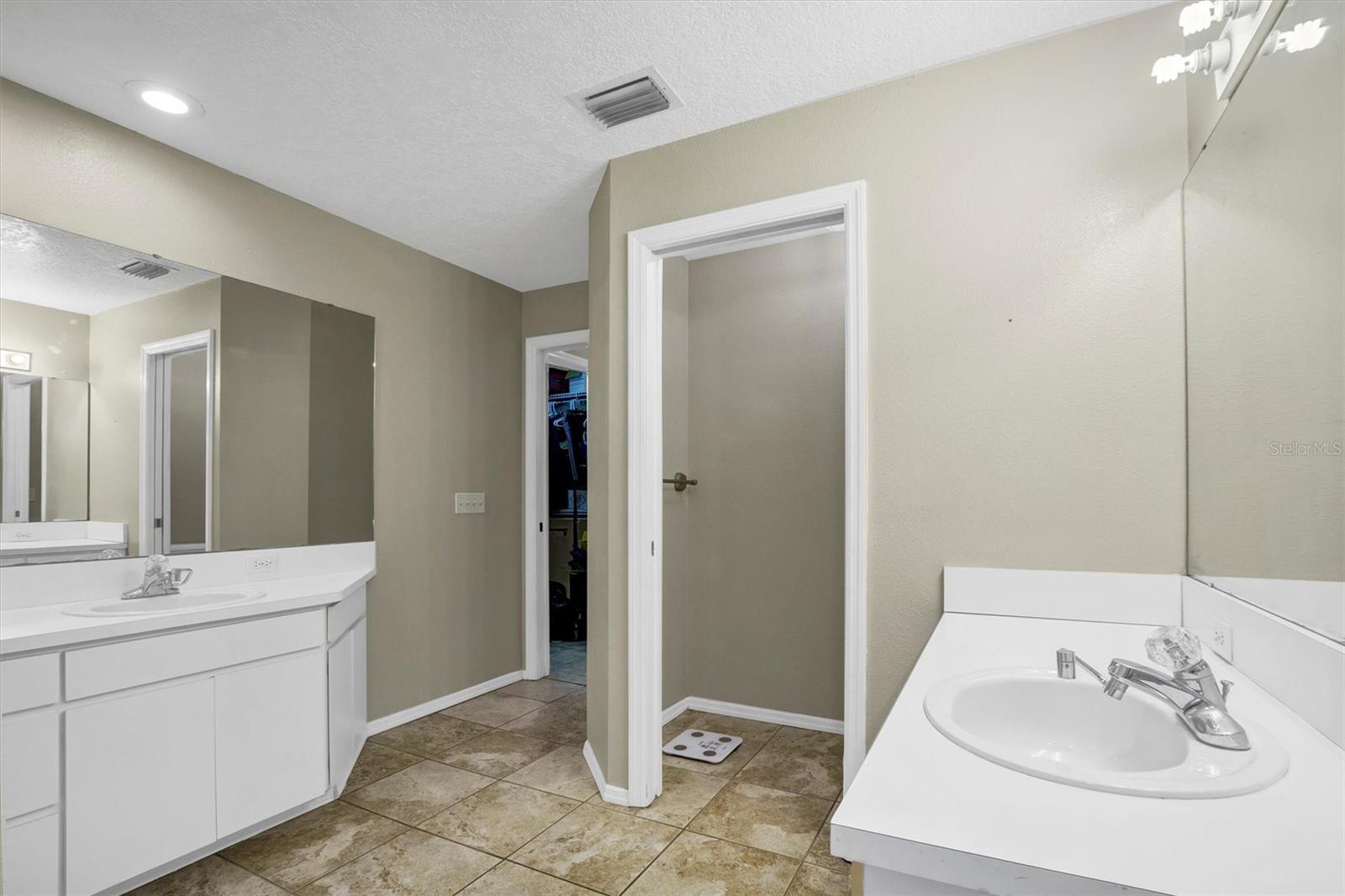 302 N WEBB RD — photo 22