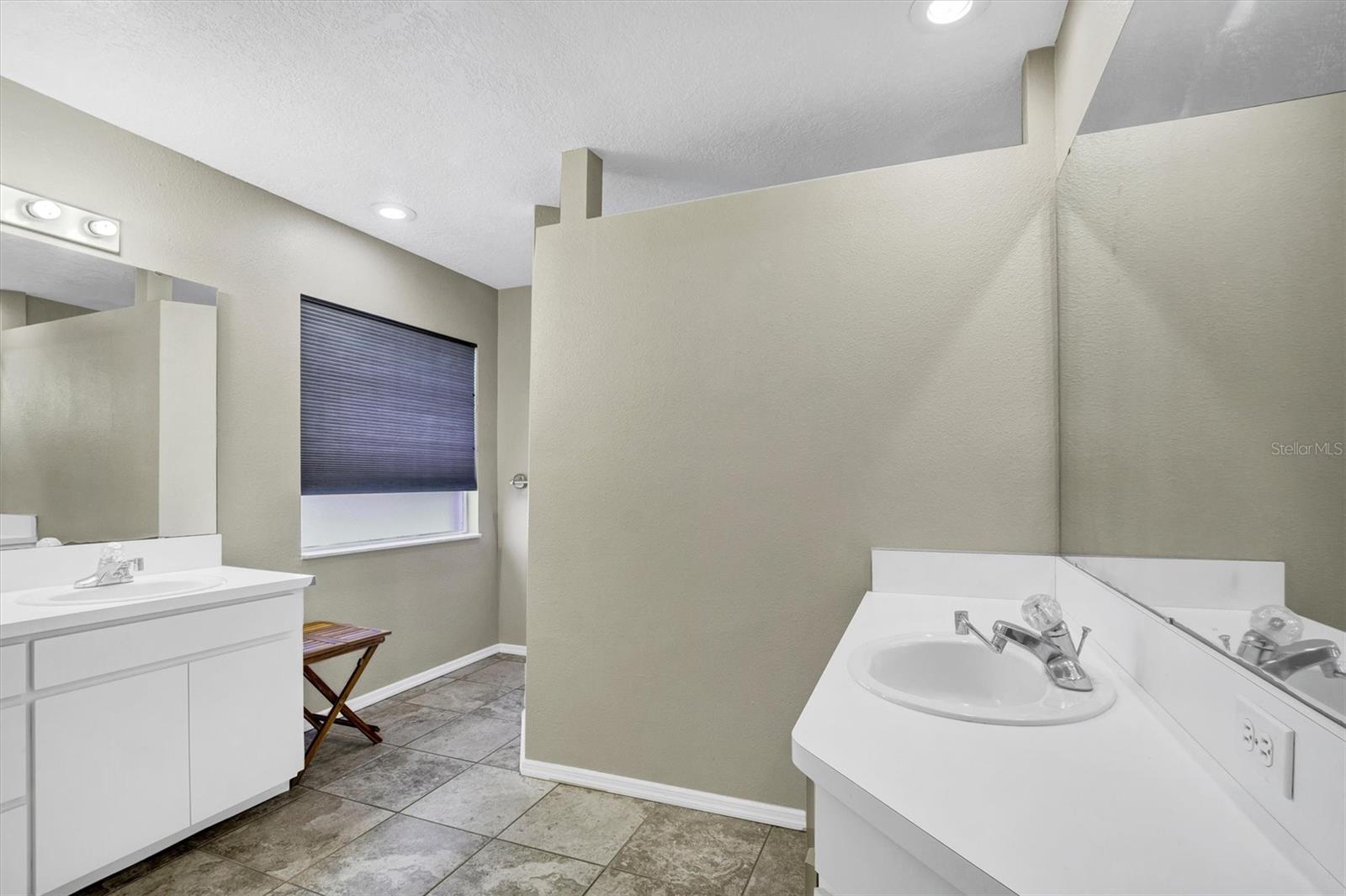 302 N WEBB RD — photo 21