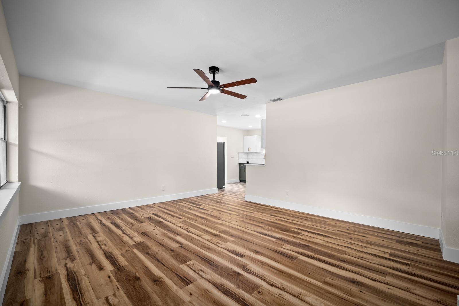 4512 S LOIS AVE — photo 6