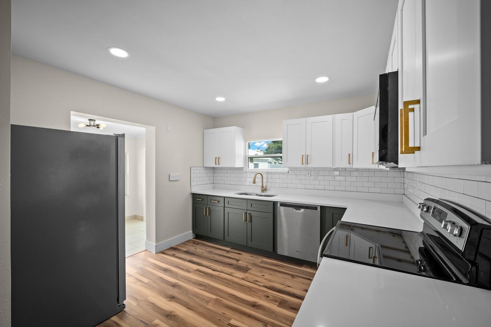 4512 S LOIS AVE — photo 9