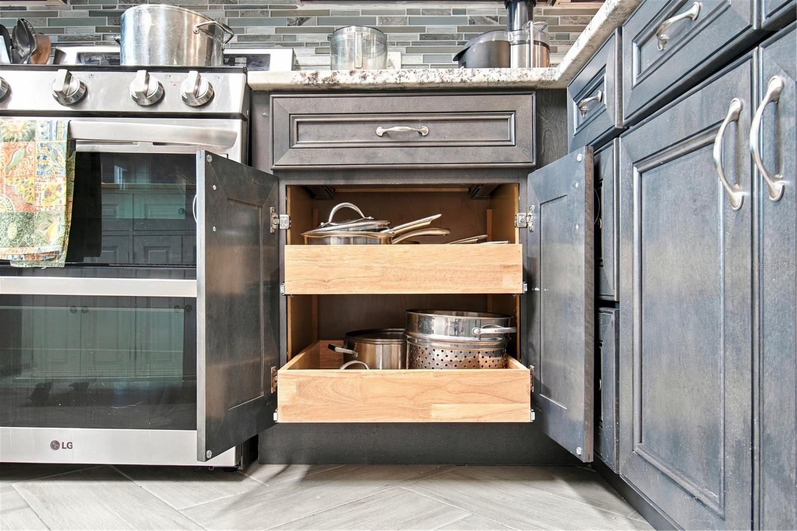 2168 KENT AVE — photo 19