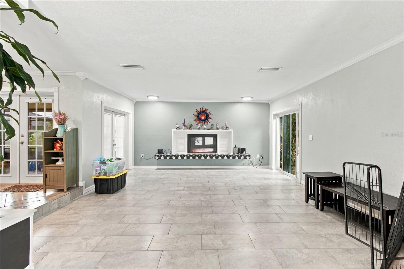 2168 KENT AVE — photo 10