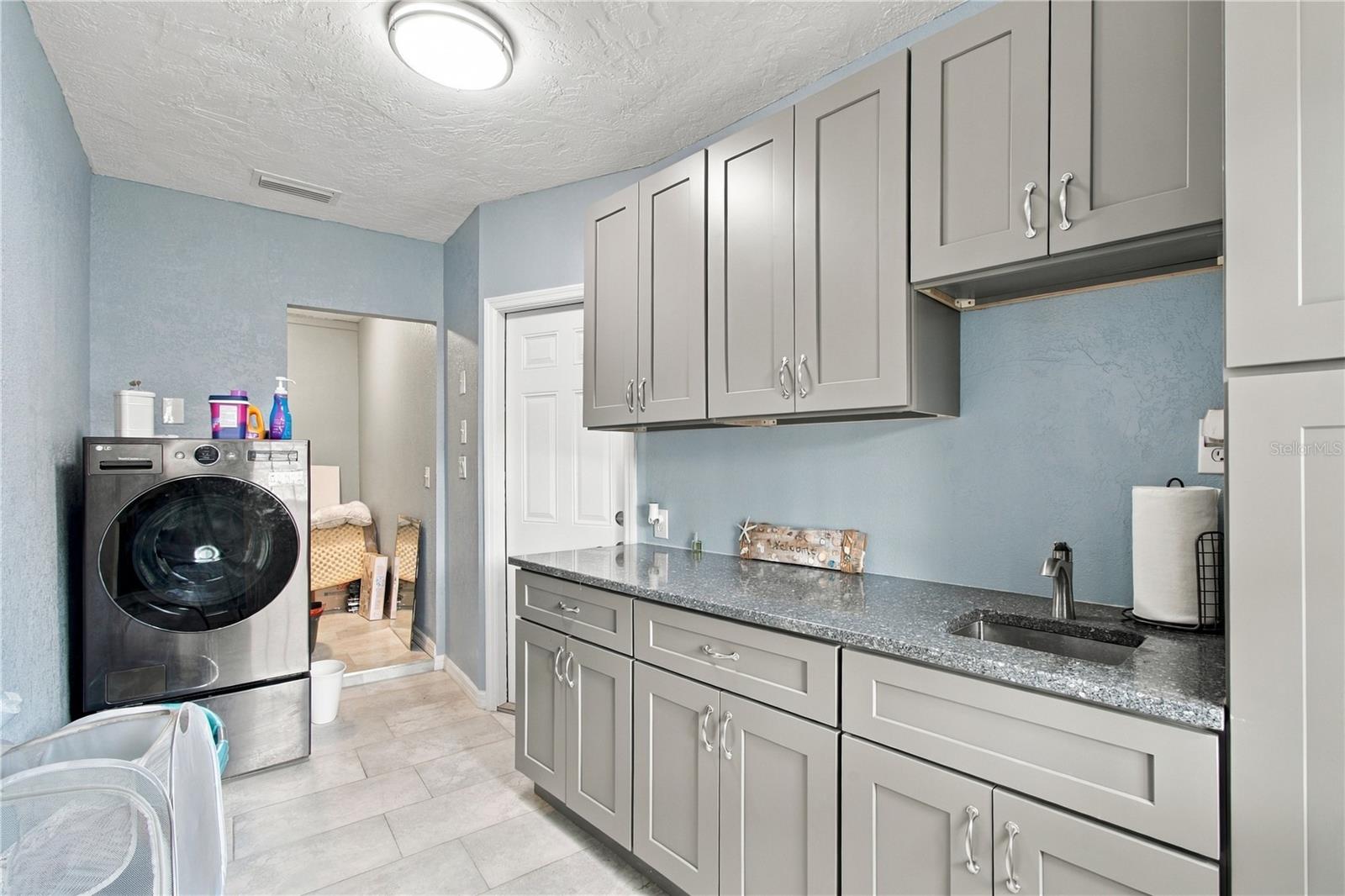 2168 KENT AVE — photo 45