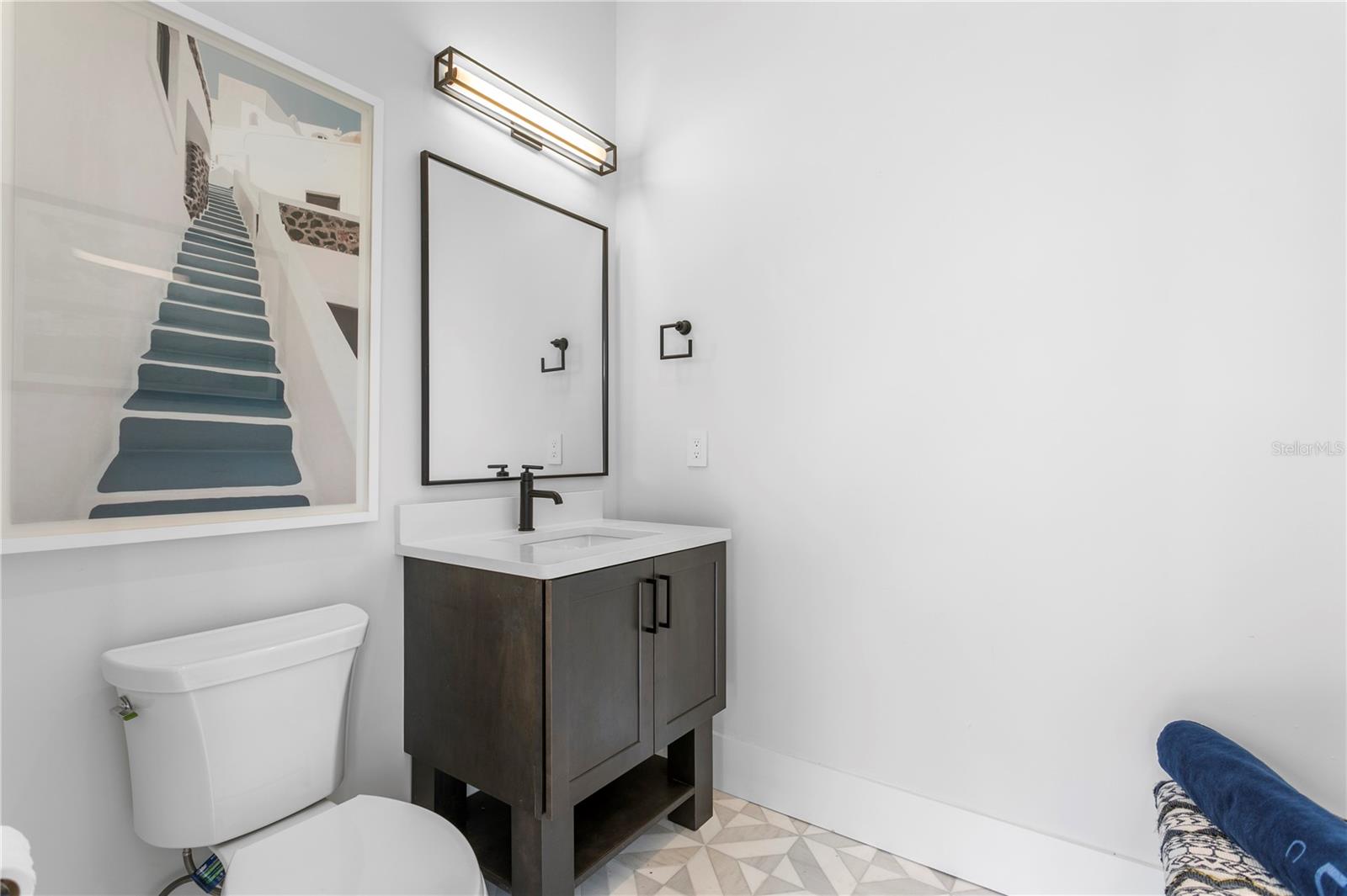 790 CORDOVA BLVD NE — photo 53