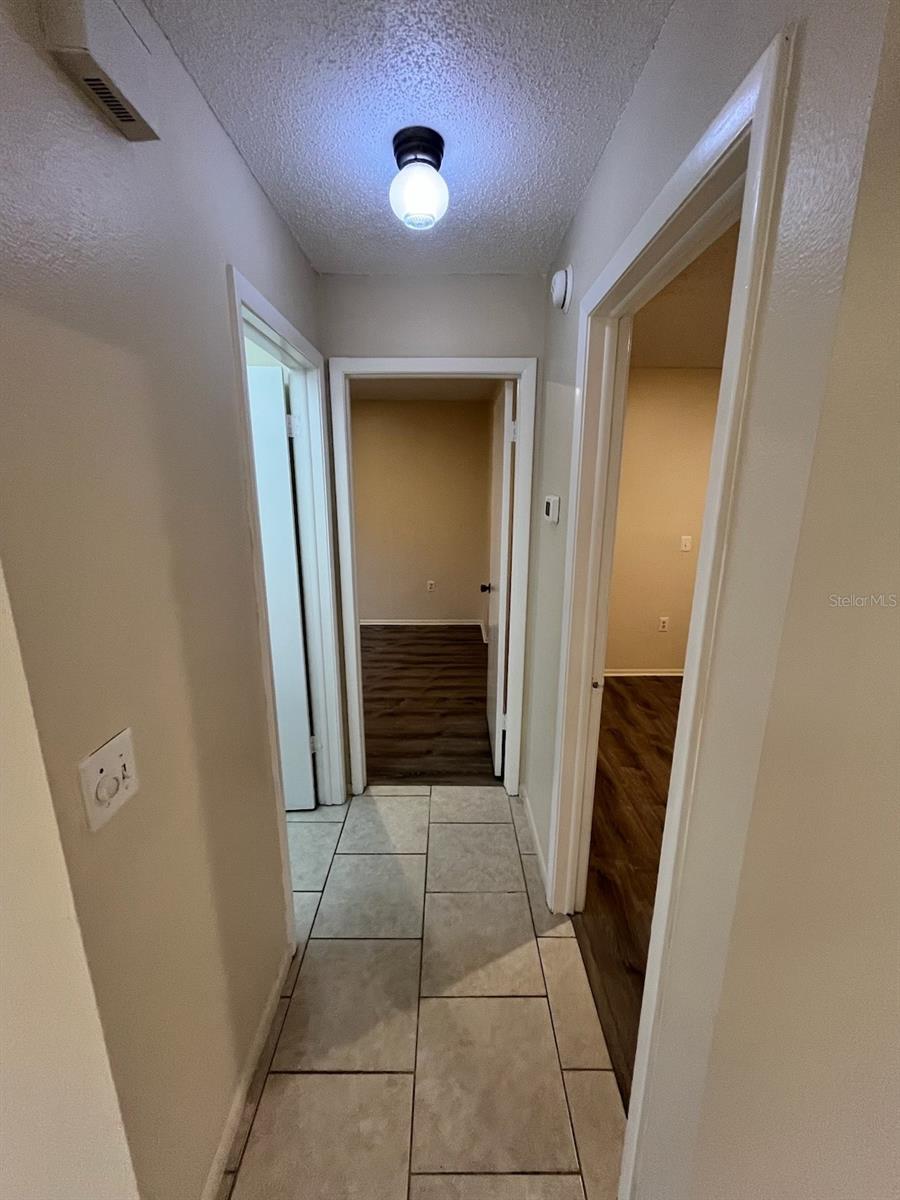 8053 SAYBROOK DR — photo 7