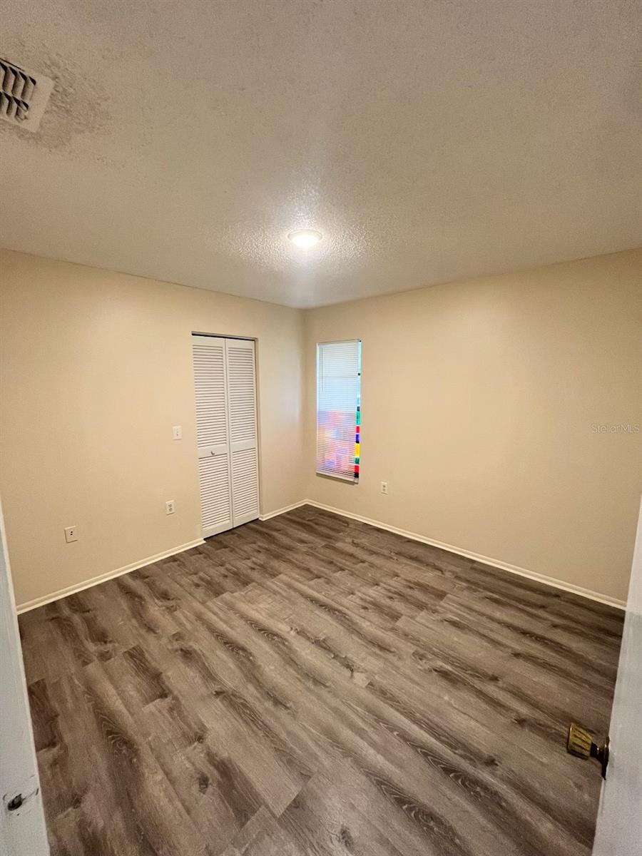 8053 SAYBROOK DR — photo 8
