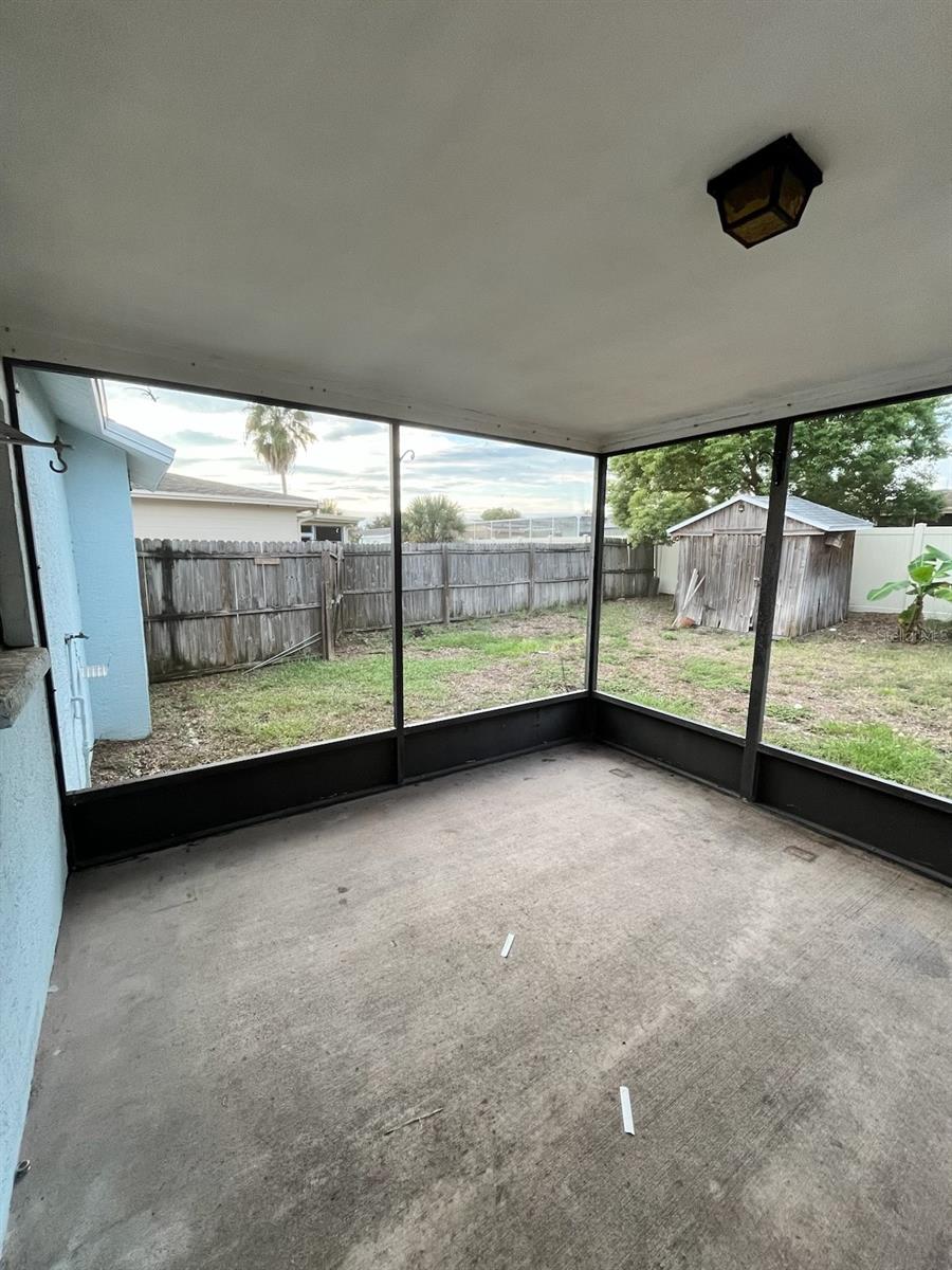 8053 SAYBROOK DR — photo 13