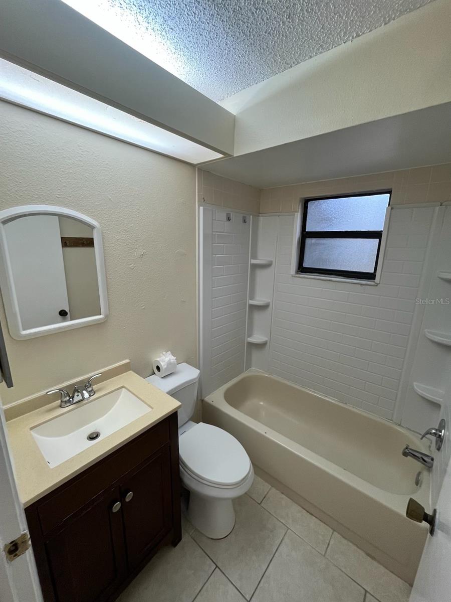 8053 SAYBROOK DR — photo 10