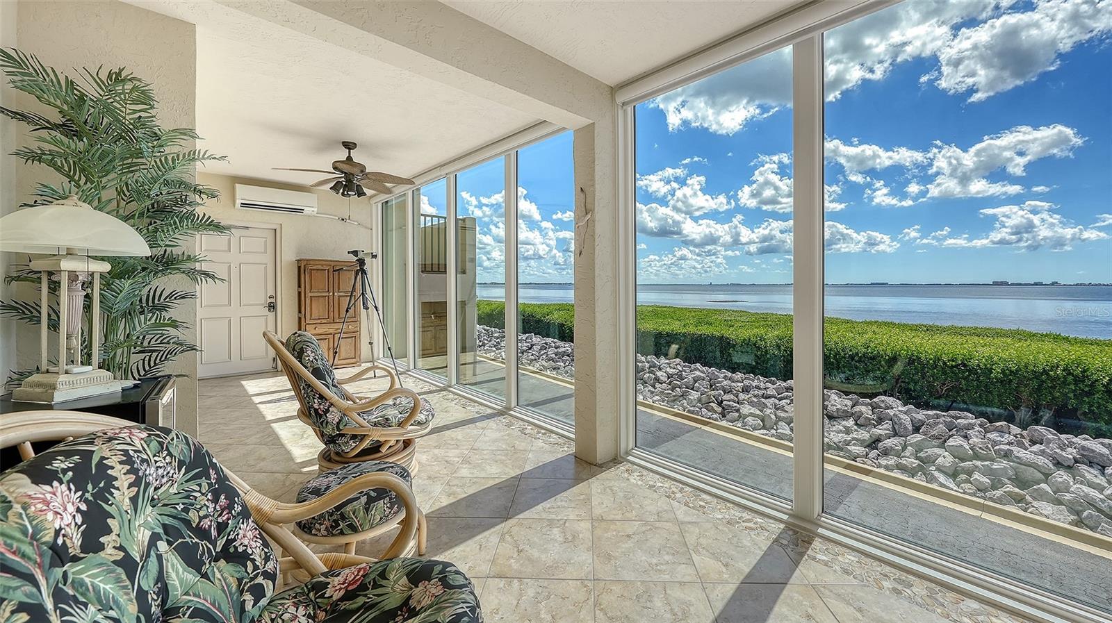 4533 BAY CLUB DR — photo 2