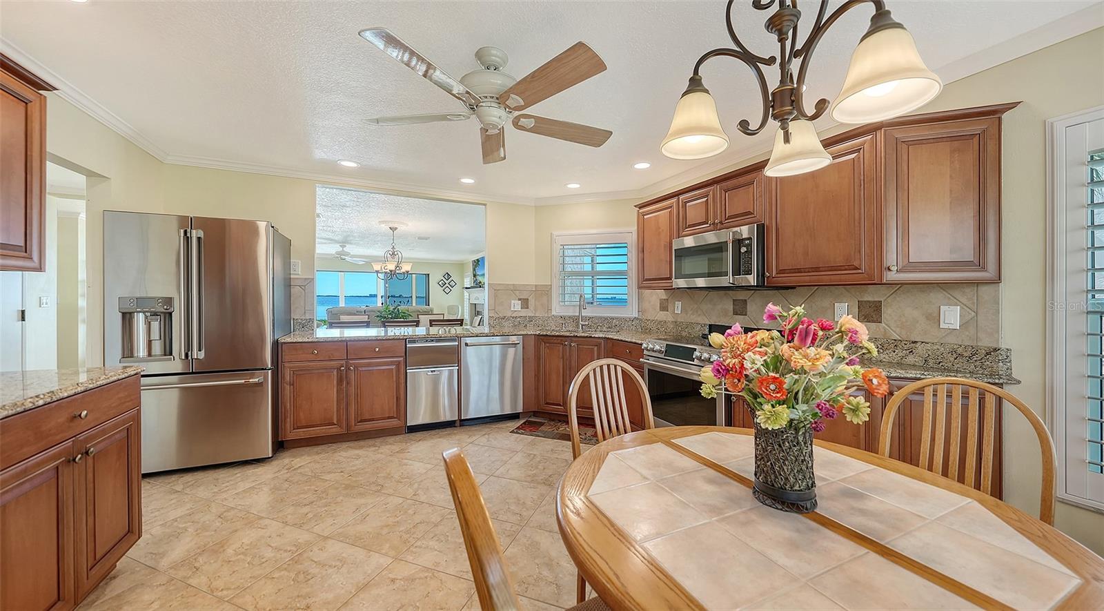 4533 BAY CLUB DR — photo 11