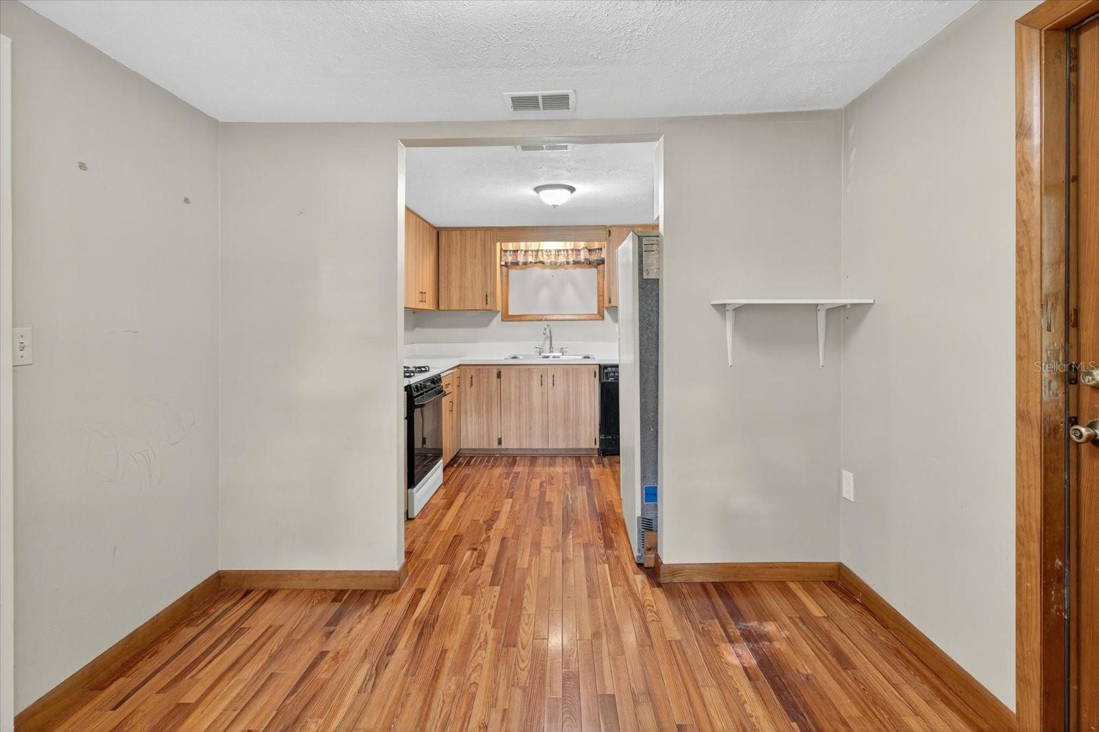 10019 CURLEY RD — photo 18