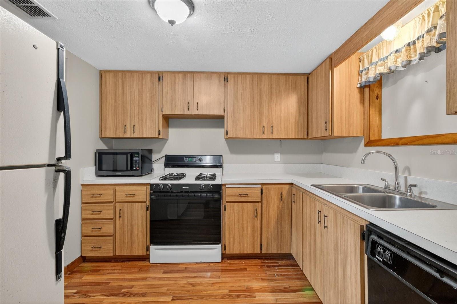 10019 CURLEY RD — photo 23