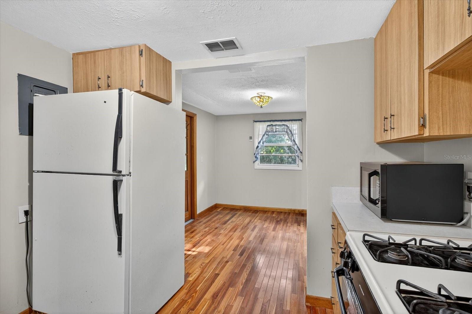 10019 CURLEY RD — photo 30