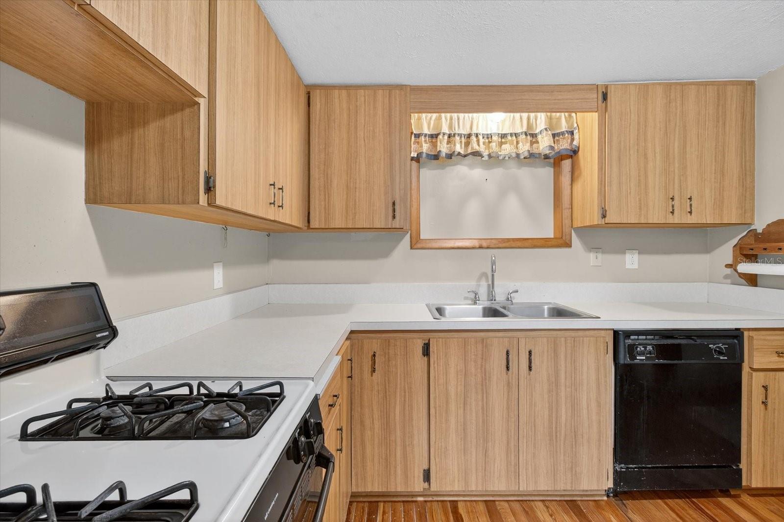 10019 CURLEY RD — photo 27