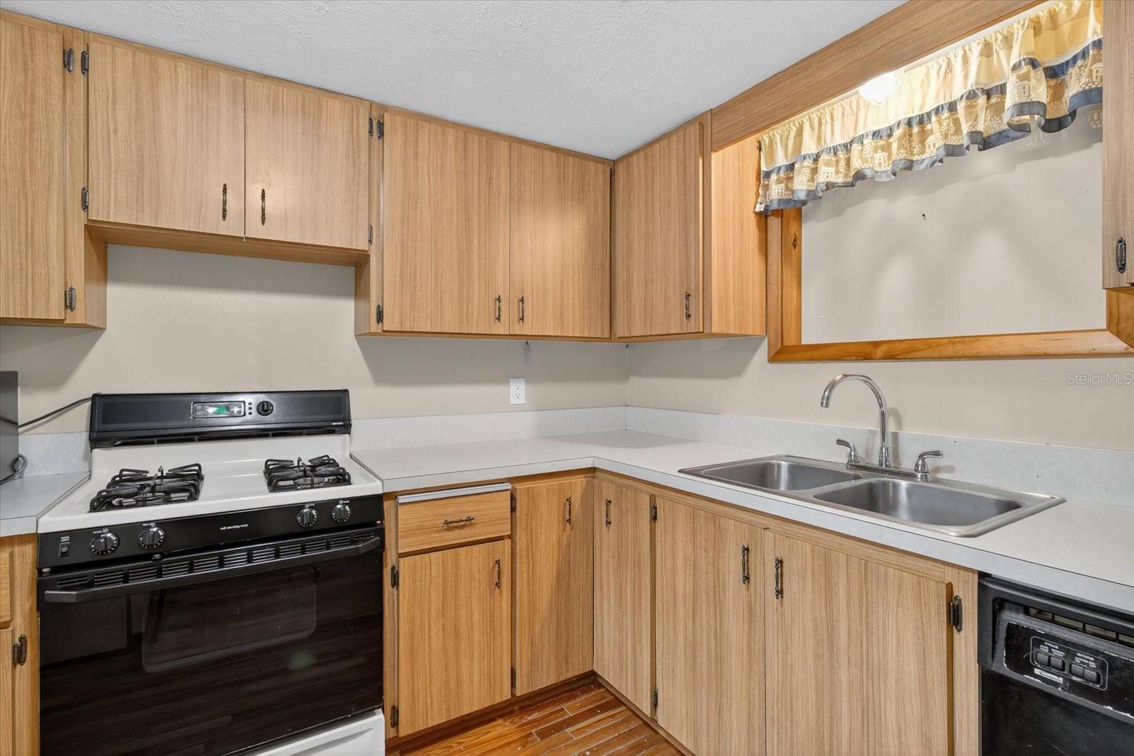 10019 CURLEY RD — photo 26