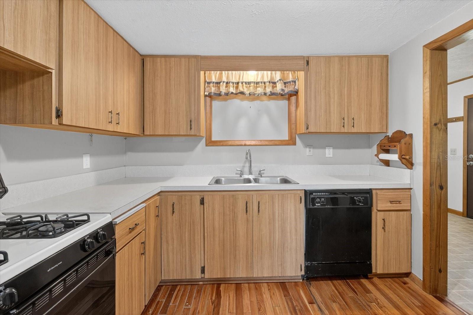 10019 CURLEY RD — photo 21