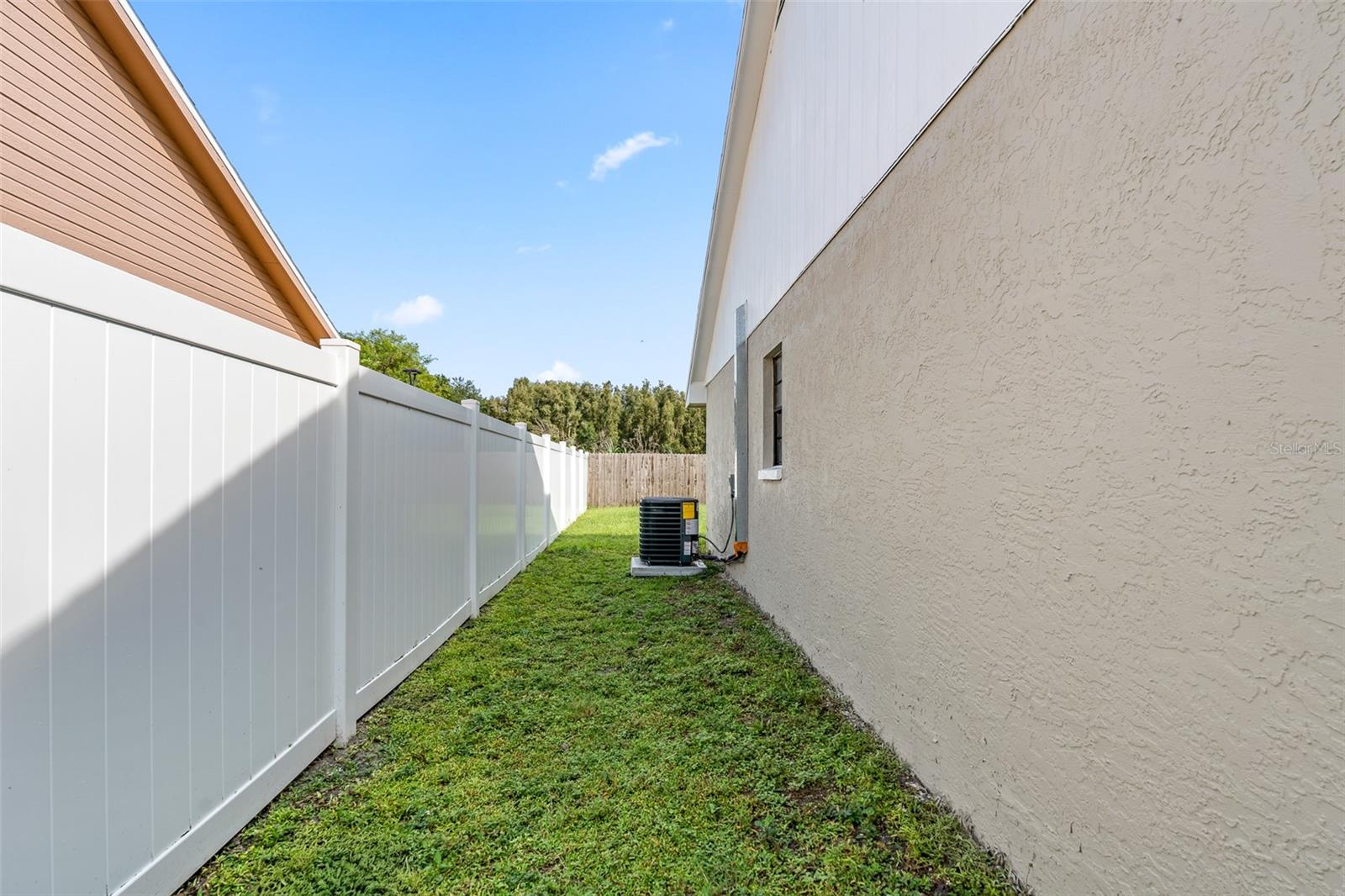 7131 HOLLOWELL DR — photo 39