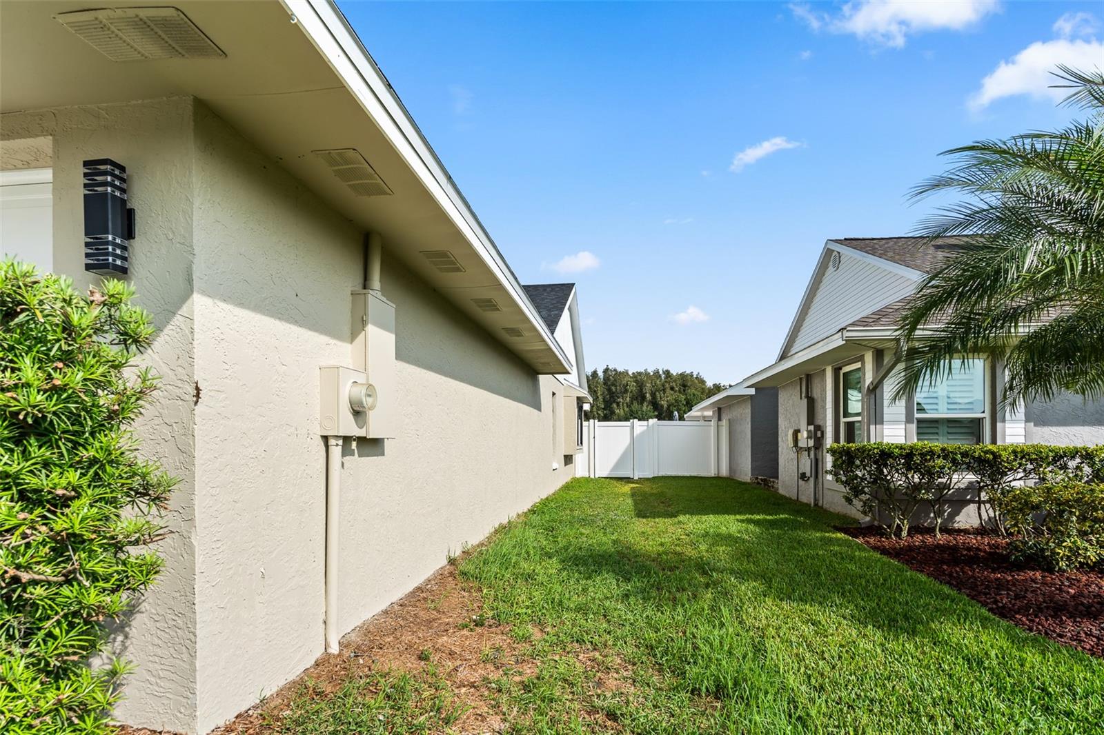 7131 HOLLOWELL DR — photo 40