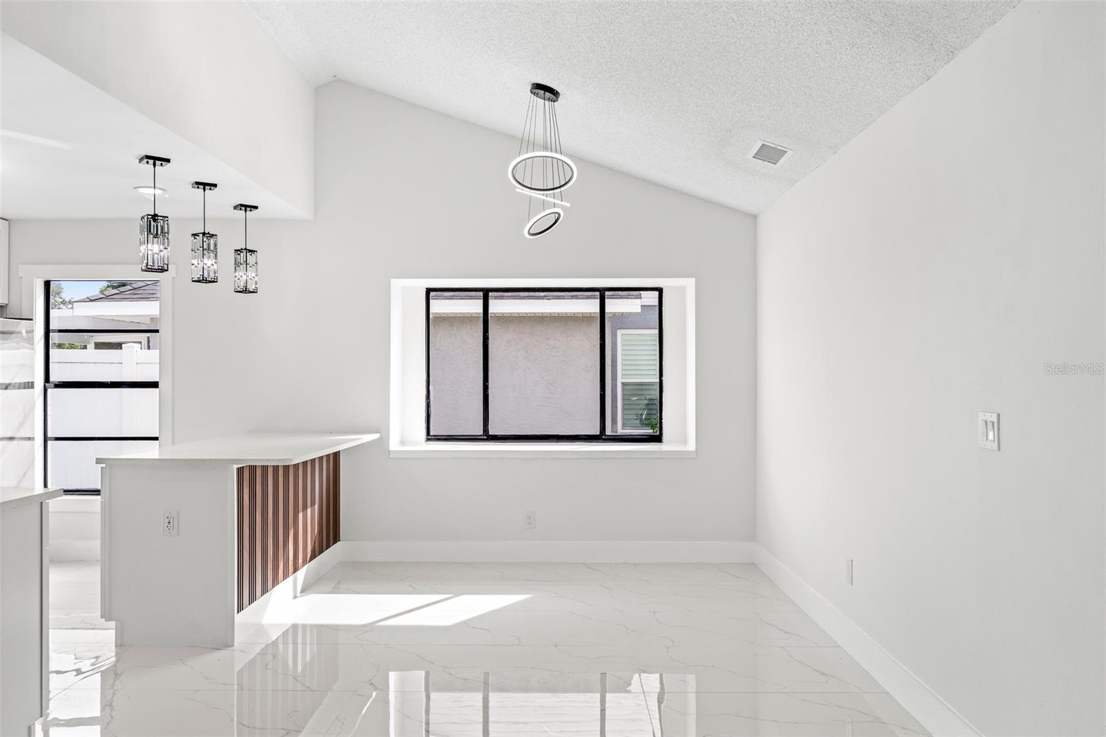 7131 HOLLOWELL DR — photo 14
