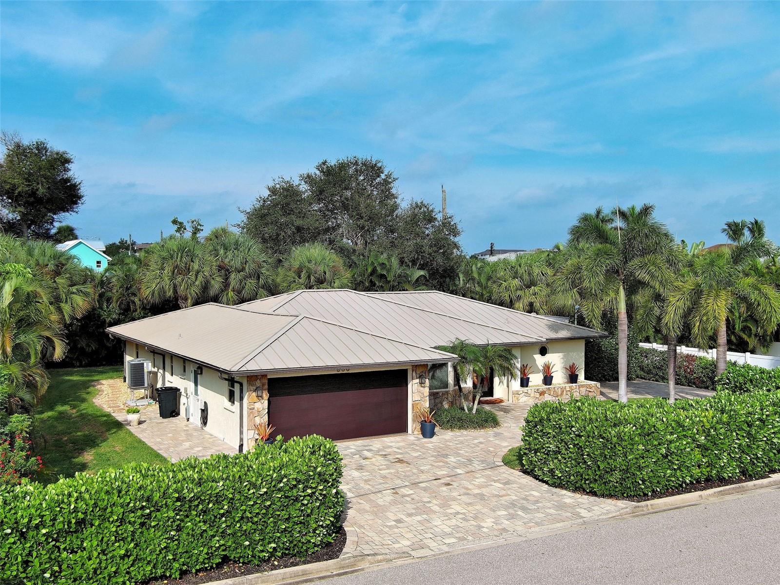 800 OSPREY ST — photo 3