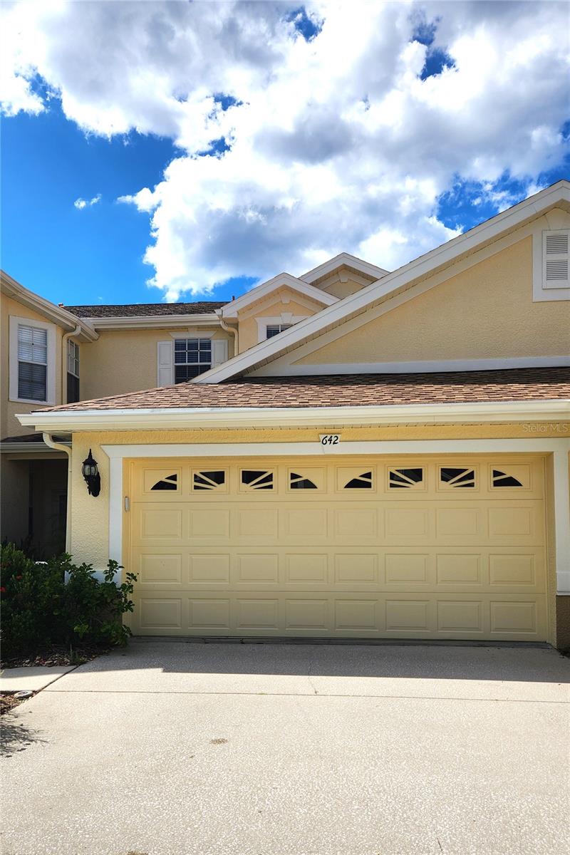 642 SPRING LAKE CIR — photo 2