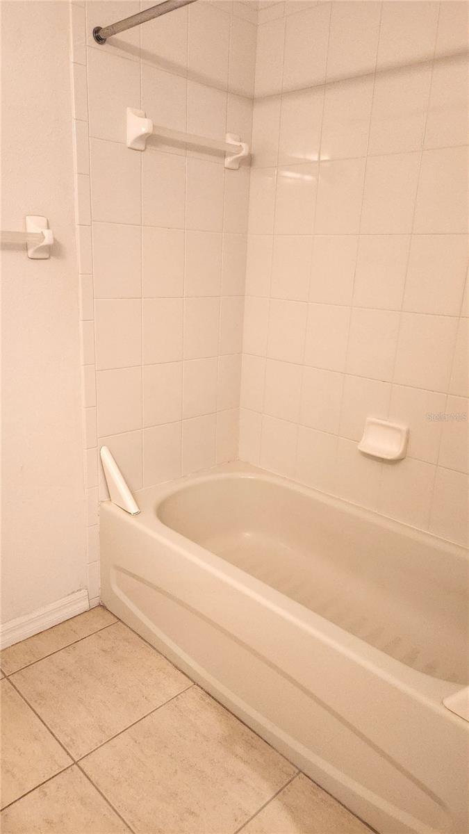 642 SPRING LAKE CIR — photo 23